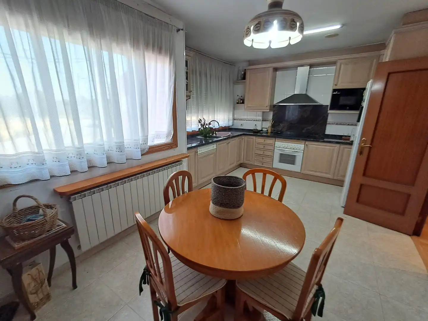 Cocina de Casa o chalet en venta en Lleida con Aire acondicionado, Calefacción y Jardín privado