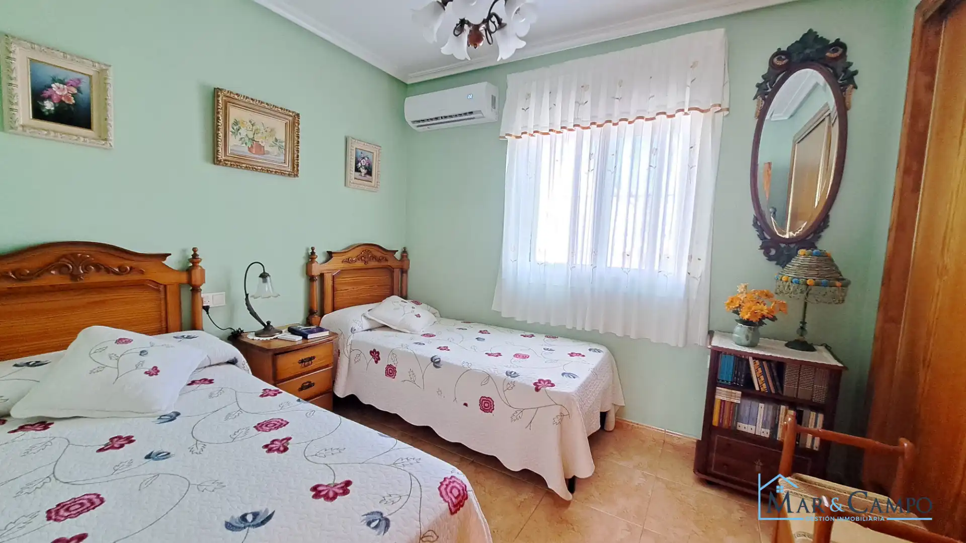 Dormitori de Casa adosada en venda en San Javier amb Aire condicionat, Jardí privat i Moblat