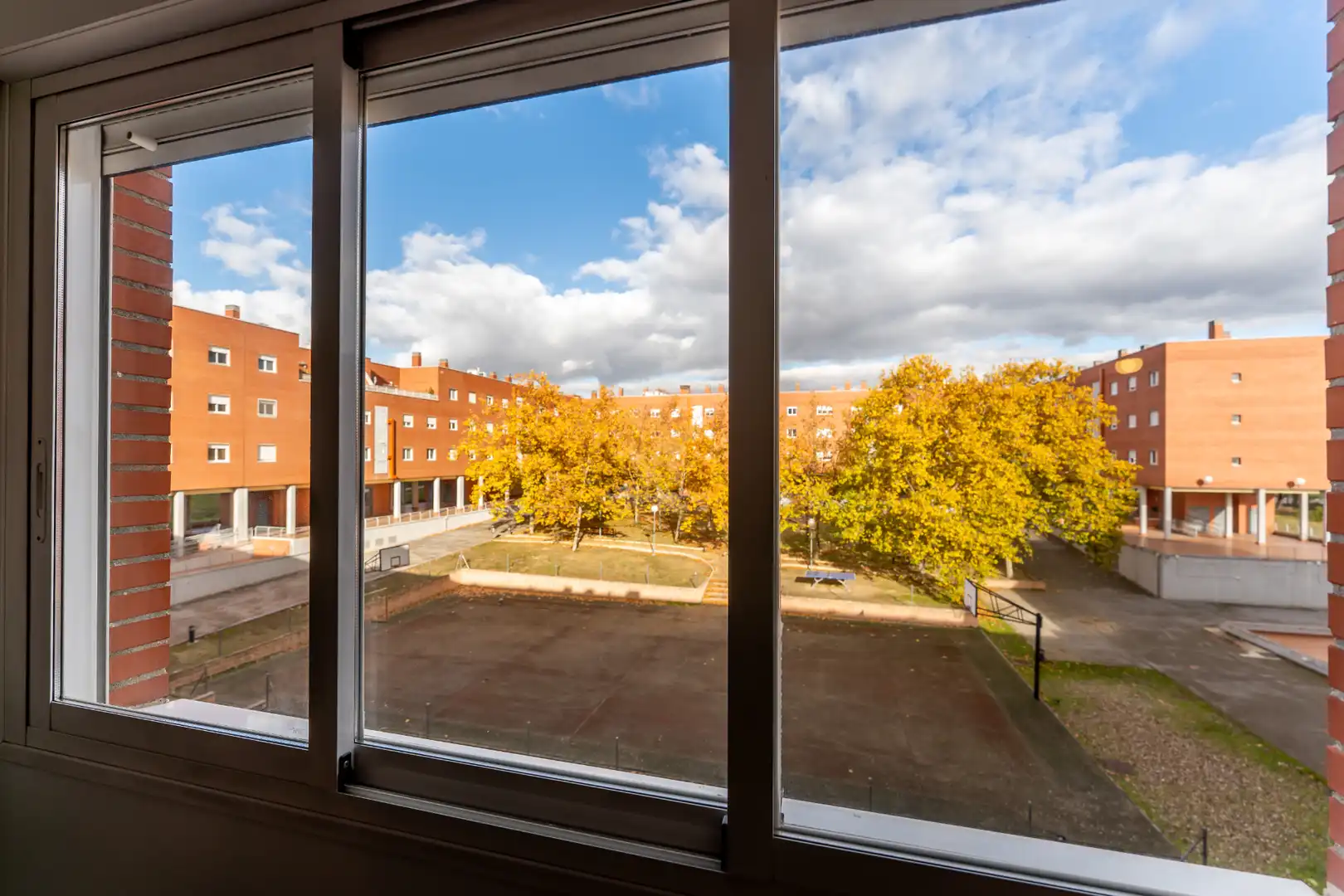 Vista exterior de Piso en venta en Rivas-Vaciamadrid con Trastero y Piscina comunitaria