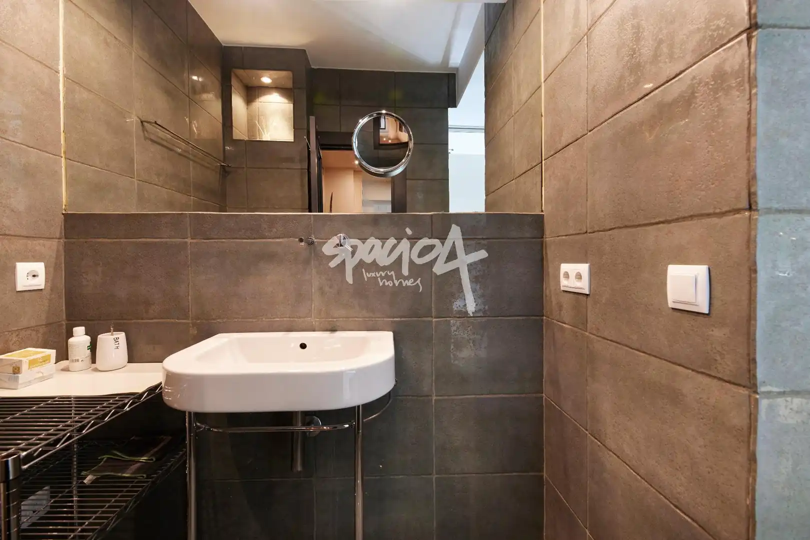 Badezimmer von Wohnung zum Verkauf in Madrid mit Klimaanlage und Heizung