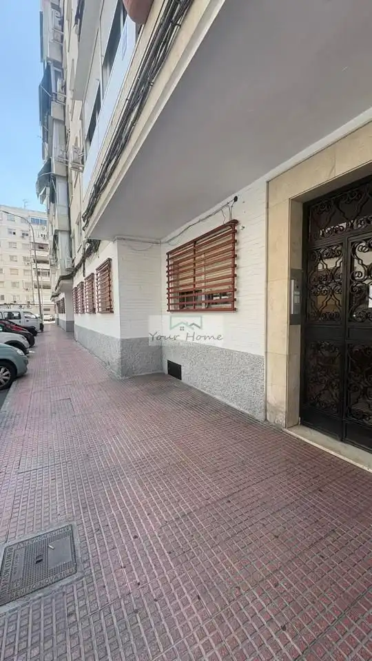 Piso con ascensor en venta en Reyes Católicos, imagen 3