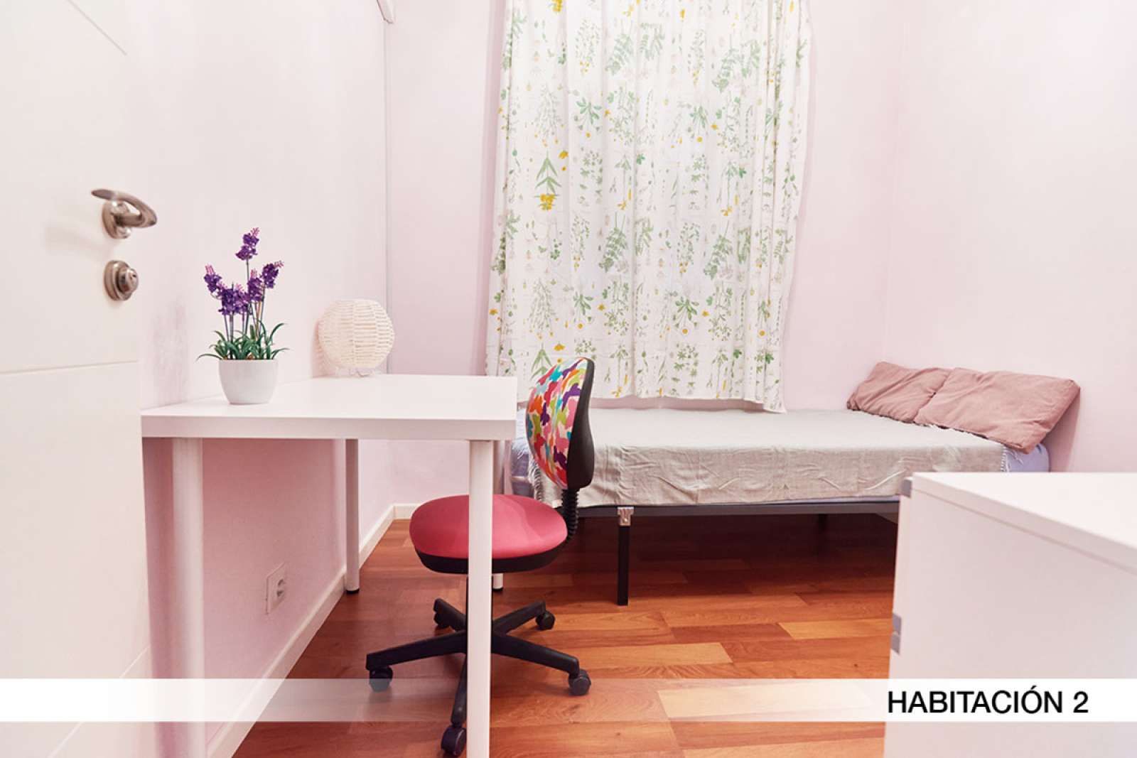 Bedroom of Flat to share in  Sevilla Capital  with Air Conditioner, Heating and Terrace