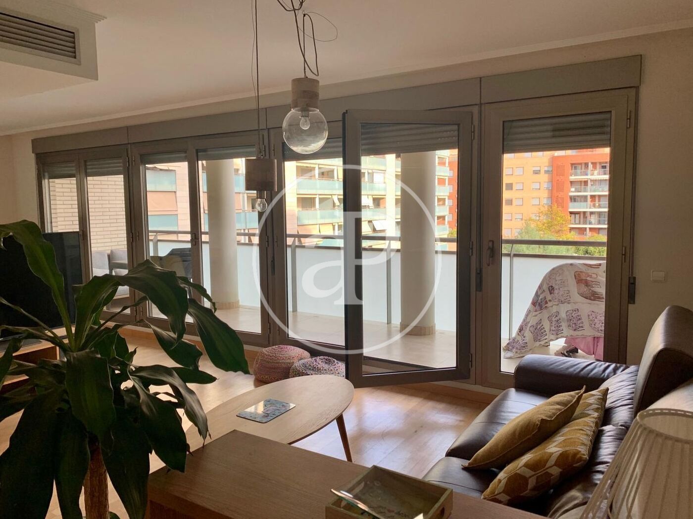 Sala d'estar de Pis de lloguer en  Valencia Capital amb Aire condicionat, Calefacció i Jardí privat