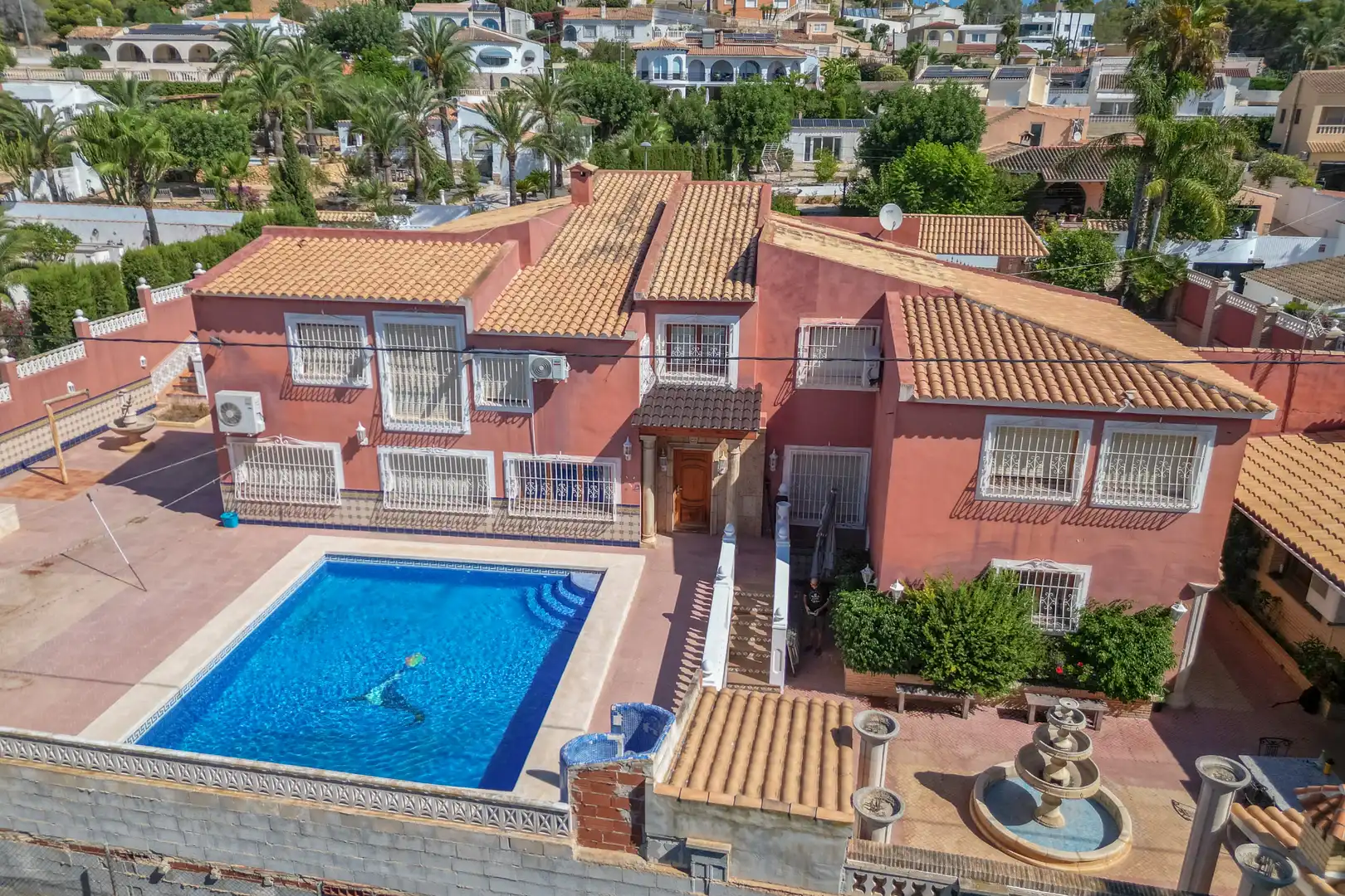 Chalet con piscina en venta en Escandinavia - Cautivador