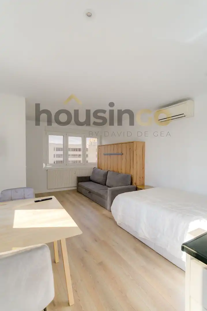Habitación de Apartamento de alquiler en Madrid con Aire acondicionado, Calefacción y Amueblado