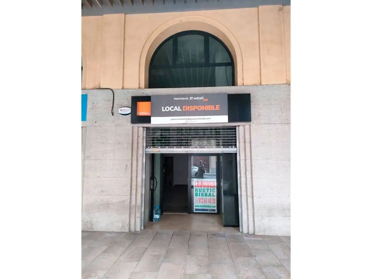 Local comercial de lloguer a La Bisbal d'Empordà, imagen 2