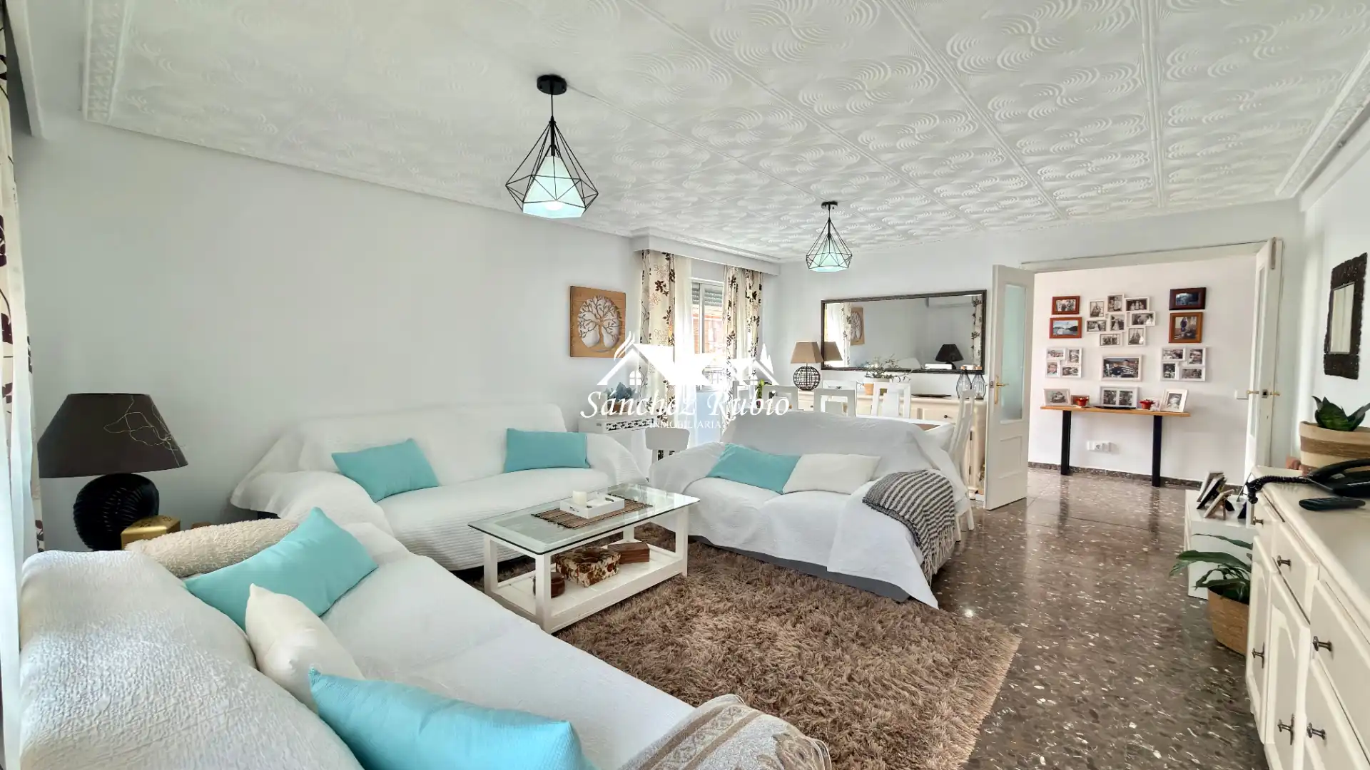 Sala d'estar de Casa o xalet en venda en Torres de la Alameda amb Aire condicionat, Calefacció i Jardí privat