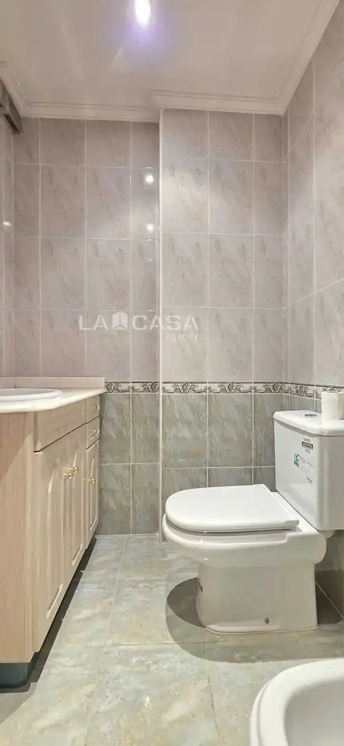 Bany de Casa adosada en venda en Valladolid amb Calefacció, Terrassa i Traster