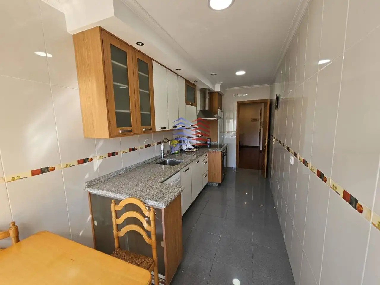 Cuina de Pis de lloguer en Ourense Capital  amb Calefacció, Parquet i Traster