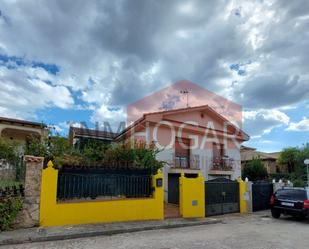 Vista exterior de Casa o xalet en venda en Lanzahíta amb Terrassa i Balcó