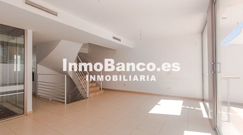 Foto 2 de Casa adosada de alquiler en Núcleo Urbano, La Pobla de Vallbona