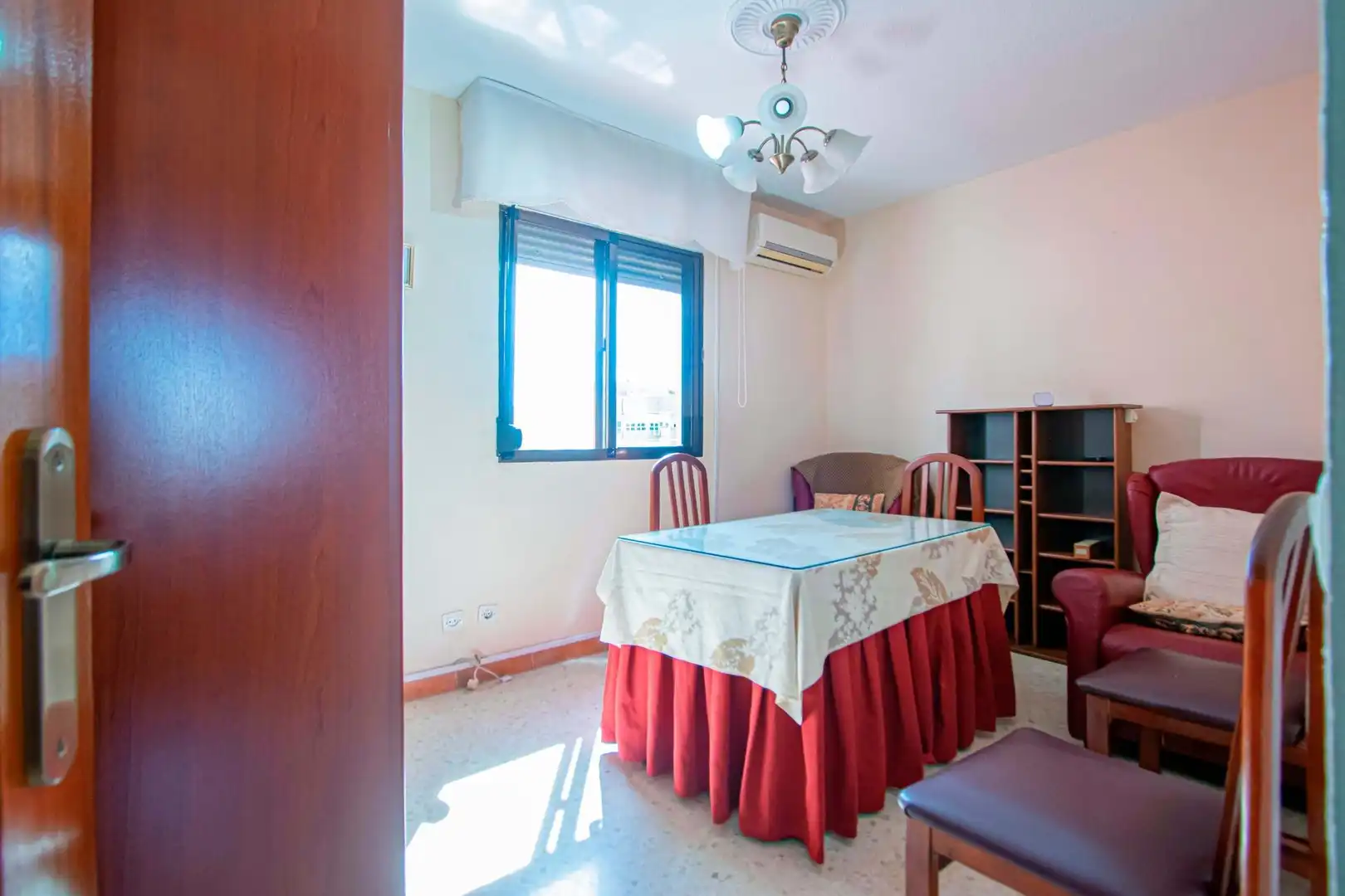 Bedroom of Flat for sale in Sevilla  with Air Conditioner and Heating