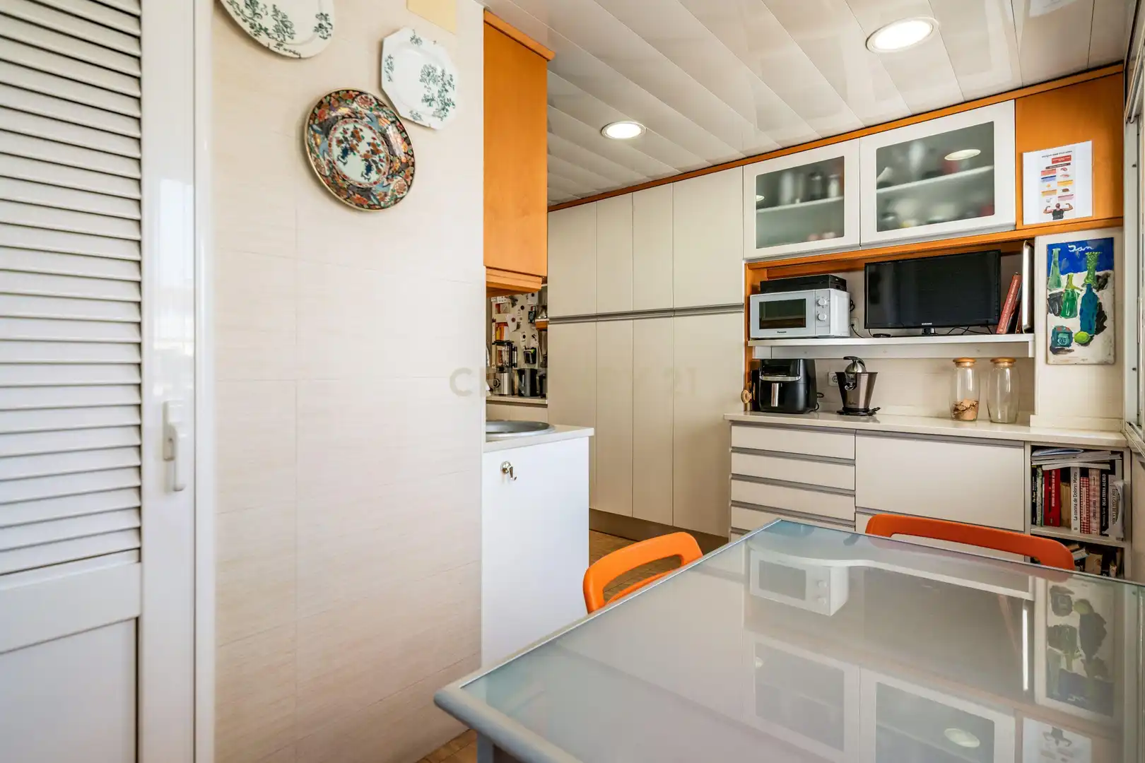 Cuina de Apartament en venda en Sant Joan Despí amb Aire condicionat i Piscina comunitària
