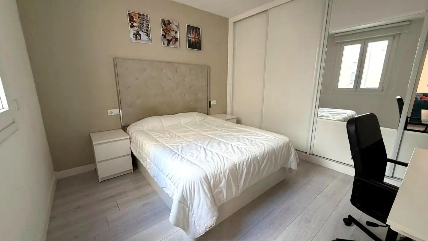 Habitación de Piso en venta en  Logroño con Calefacción y Amueblado