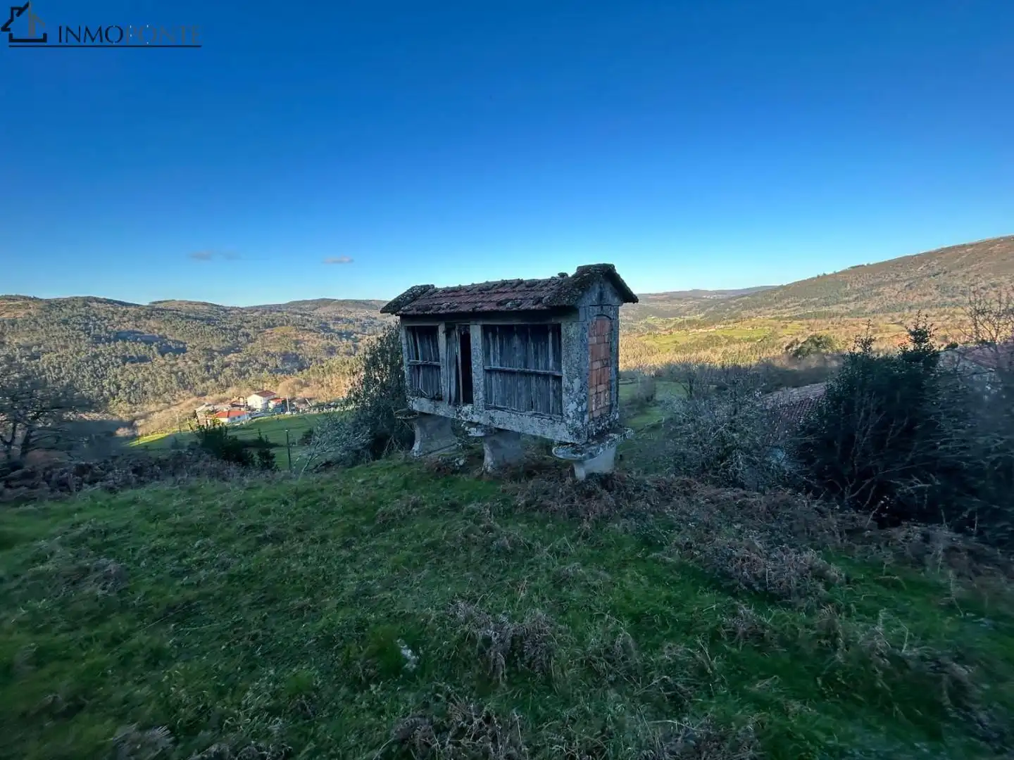 Vista exterior de Casa o xalet en venda en Cerdedo amb Jardí privat i Traster