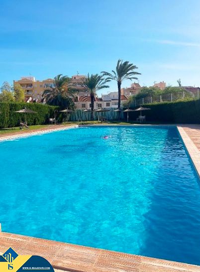 Piscina de Dúplex en venda en Torrevieja amb Terrassa, Moblat i Piscina comunitària