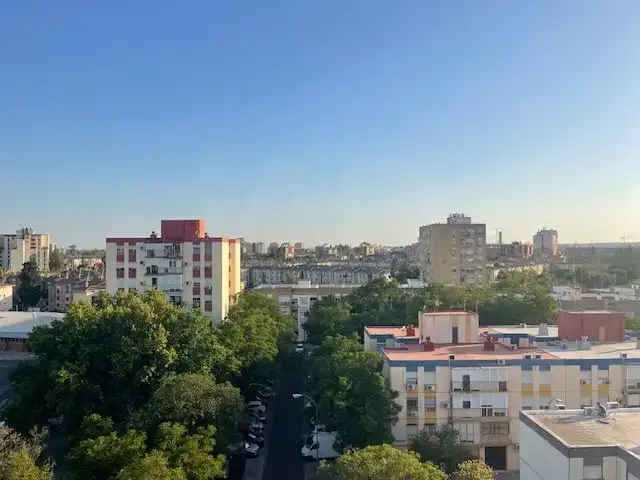 Vista exterior de Pis en venda en Sevilla amb Aire condicionat i Terrassa