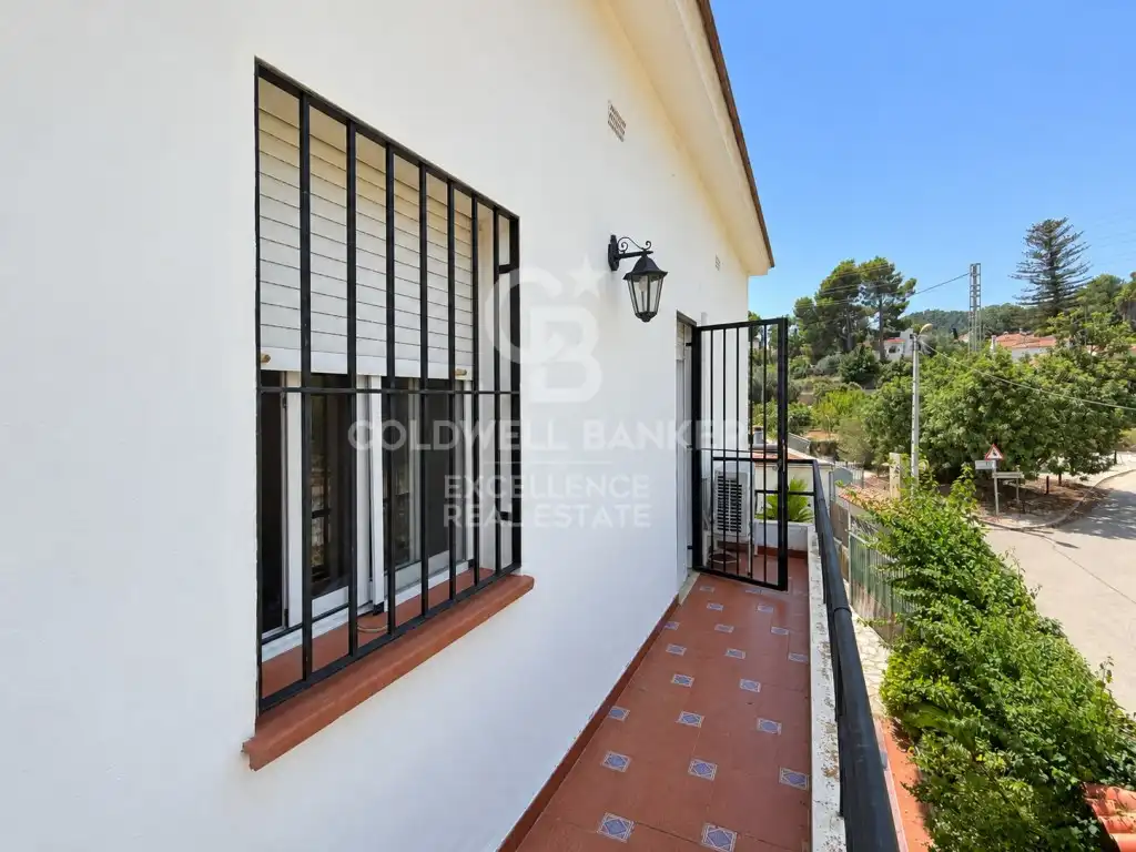 Vista exterior de Casa o chalet en venta en Oliva con Aire acondicionado, Terraza y Piscina