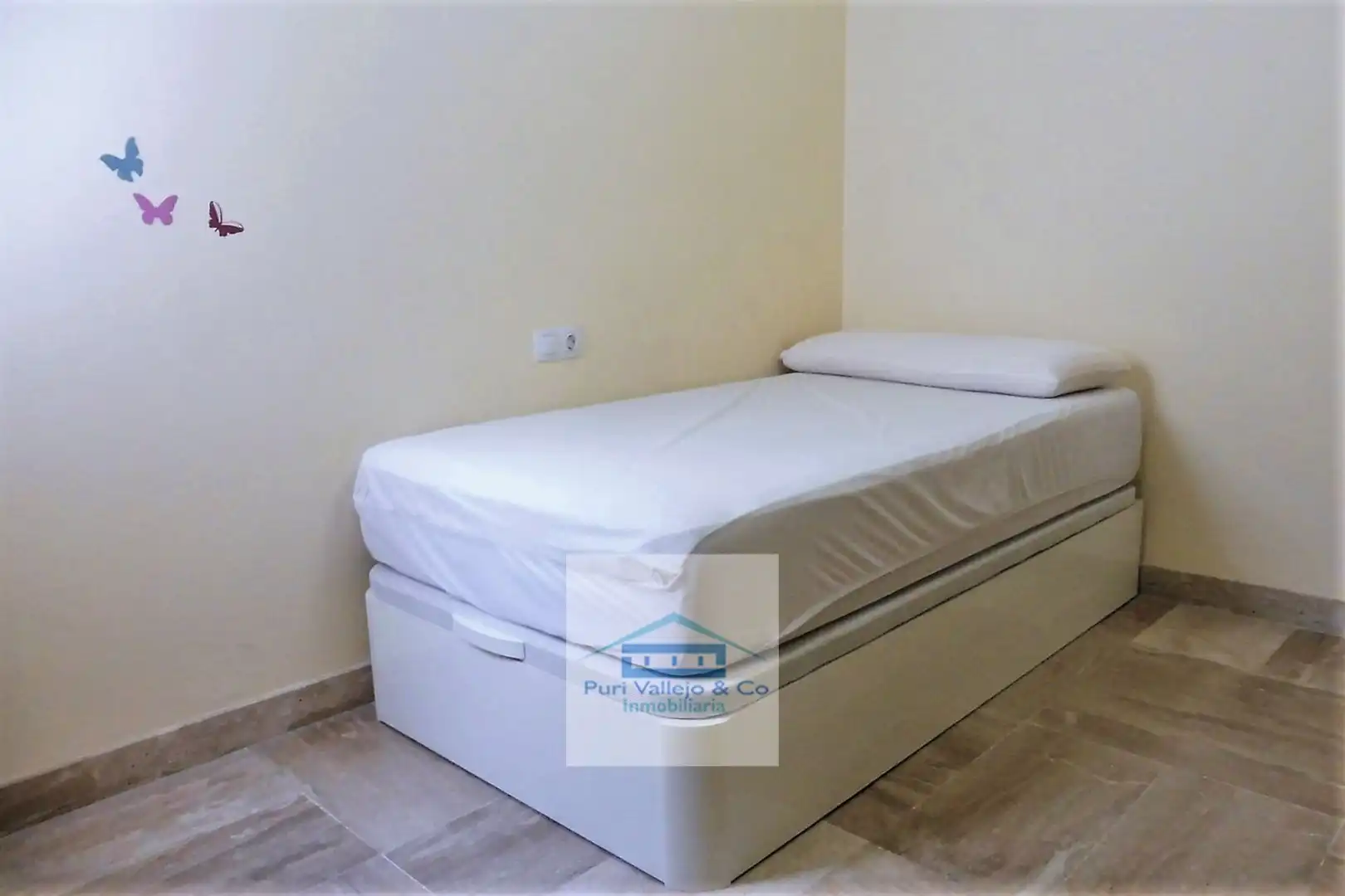 Habitación de Piso en venta en Córdoba con Aire acondicionado, Trastero y Amueblado