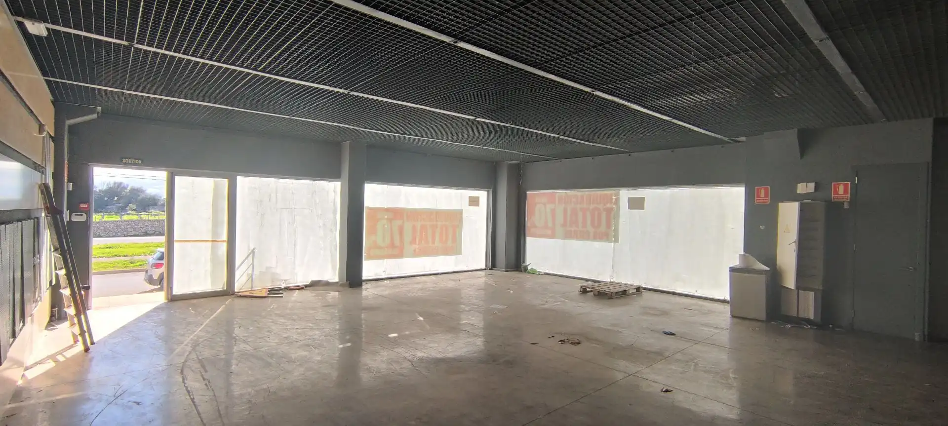 Nave industrial en venta en Maó - Mahón