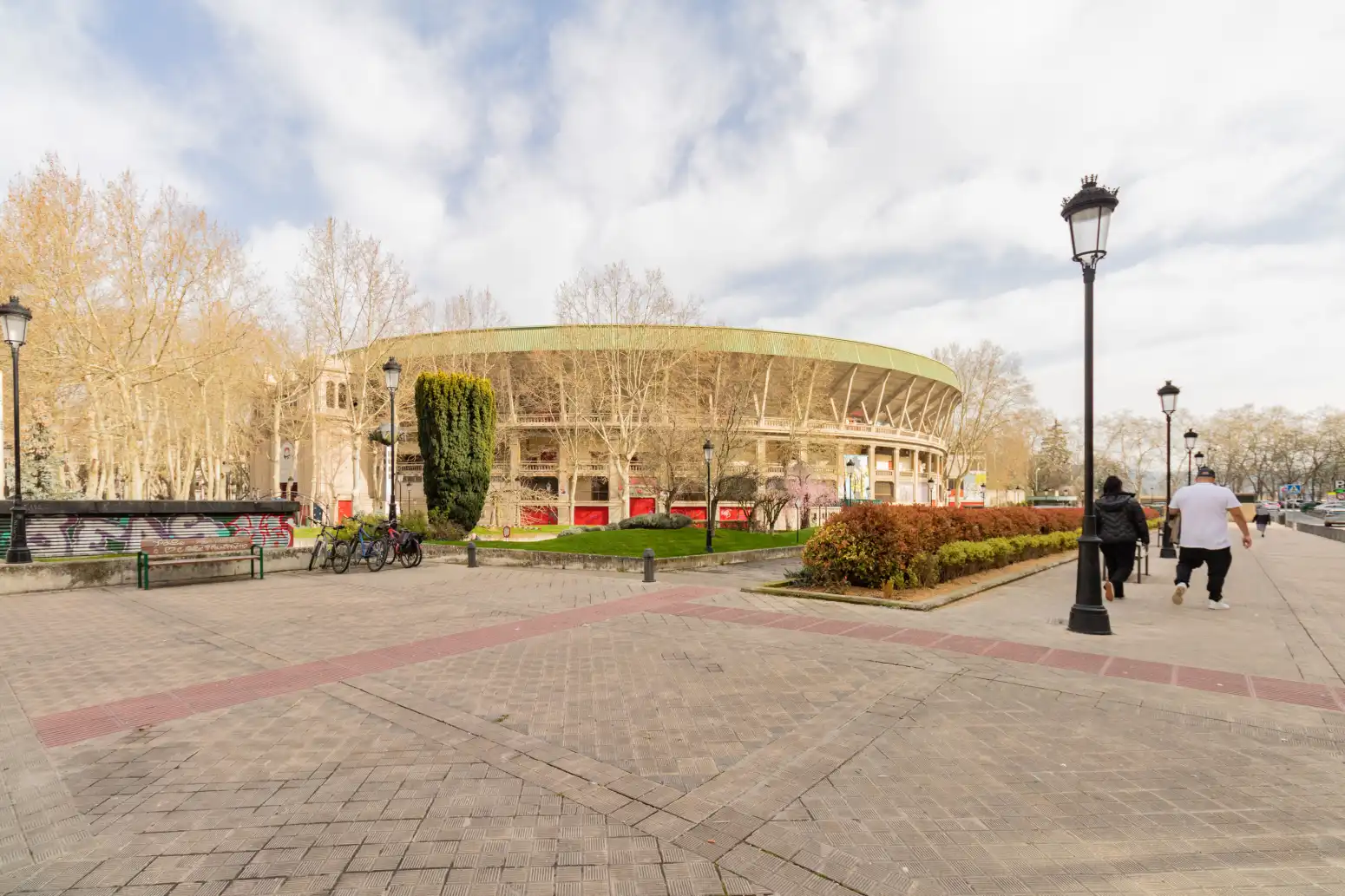Exterior view of Office for rent in  Pamplona / Iruña