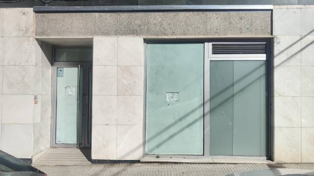 Local comercial en Alquiler en Av De la Constitución en Aller