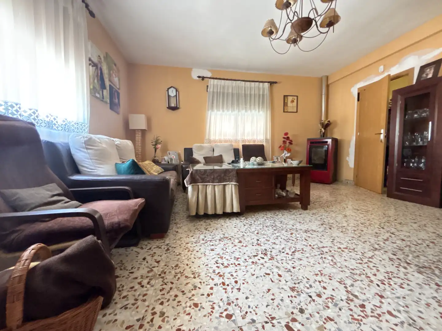 Sala d'estar de Finca rústica en venda en Andújar amb Aire condicionat, Jardí privat i Piscina
