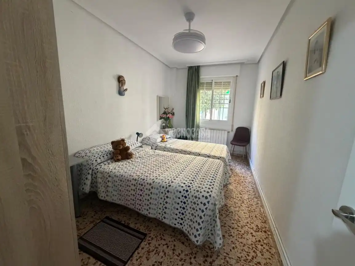 Habitación de Piso en venta en Jaén con Aire acondicionado