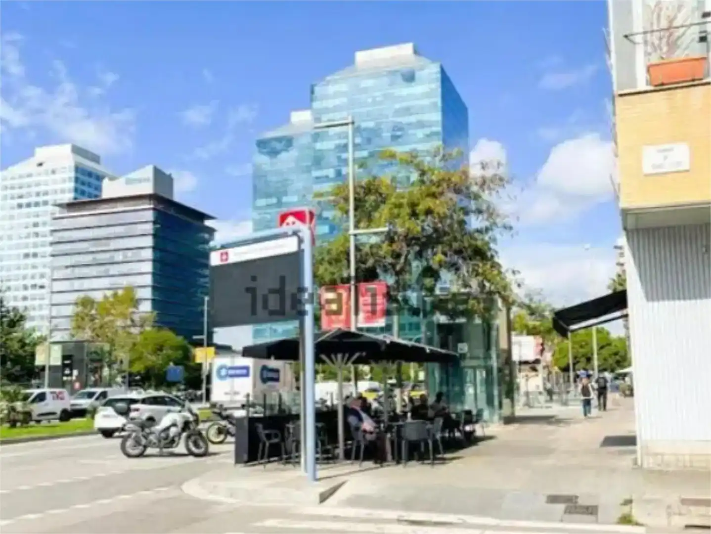 Vista exterior de Garatge en venda en Barcelona