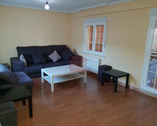 Sala d'estar de Àtic en venda en Salamanca Capital amb Calefacció, Terrassa i Moblat