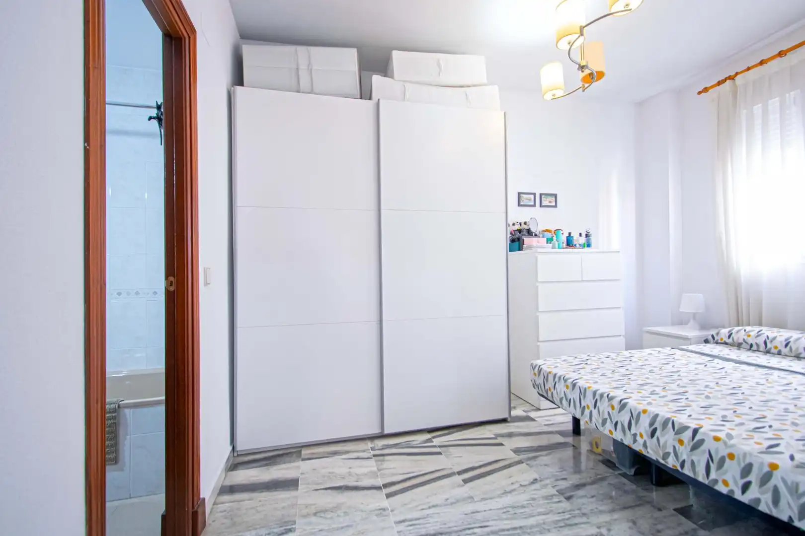 Schlafzimmer von Wohnung zum Verkauf in Sevilla mit Klimaanlage und Abstellraum