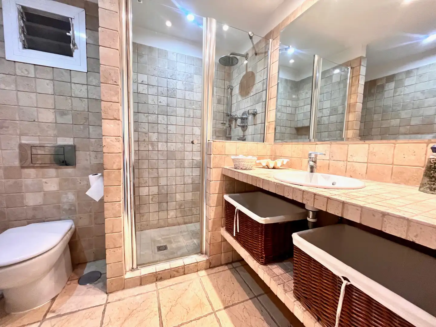 Baño de Piso en venta en Madrid con Aire acondicionado, Calefacción y Parquet