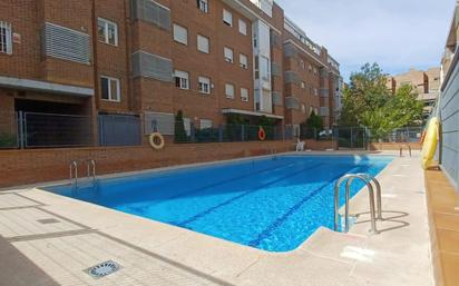 Swimming pool of Flat for sale in  Madrid Capital  with Air Conditioner and Terrace