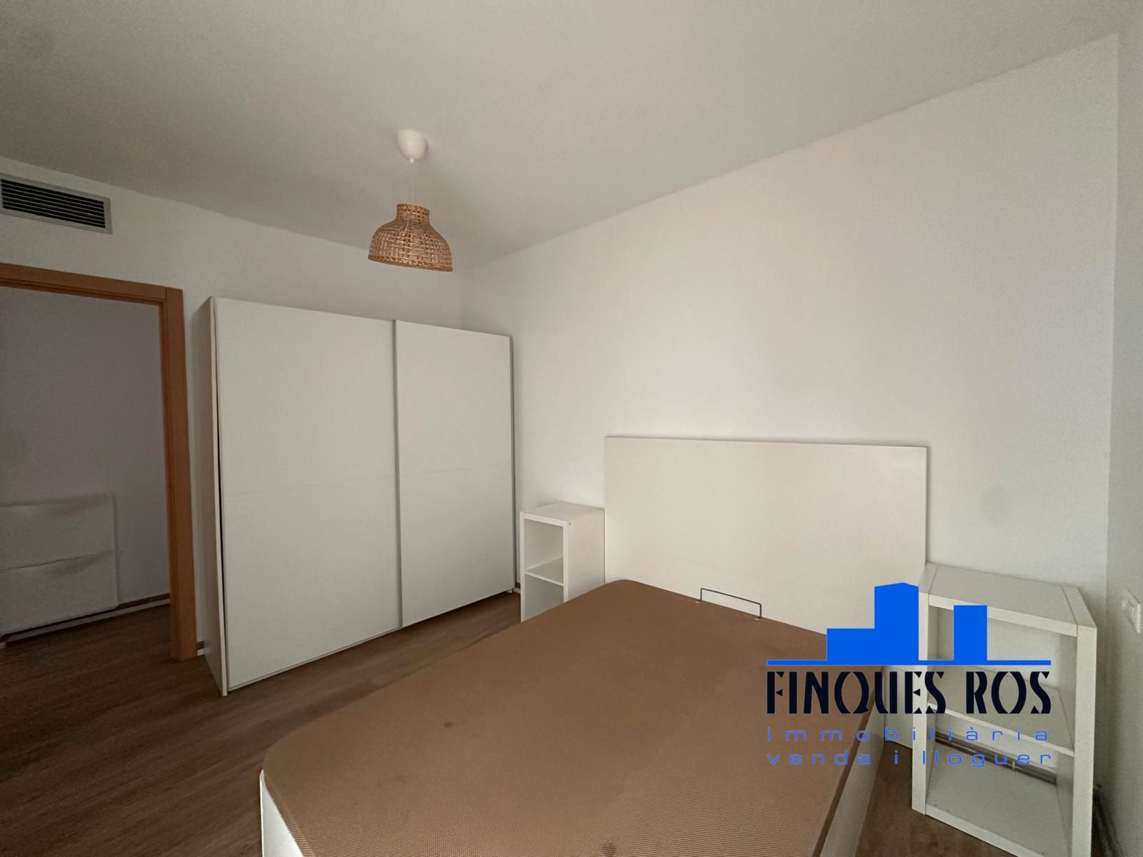 Dormitori de Pis en venda en Vinaròs amb Aire condicionat, Moblat i Forn