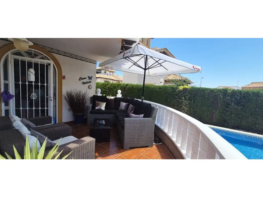 House with pool for sale in Poligono F-2 Filipinas Oeste, imagen 6