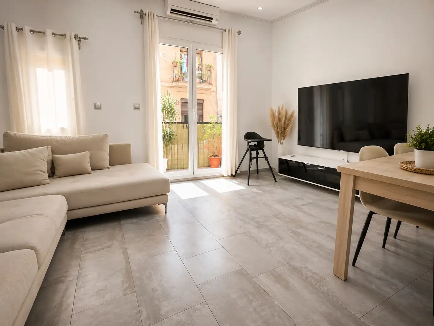 Living room of Flat for sale in Barcelona  with Air Conditioner, Heating and Parquet flooring