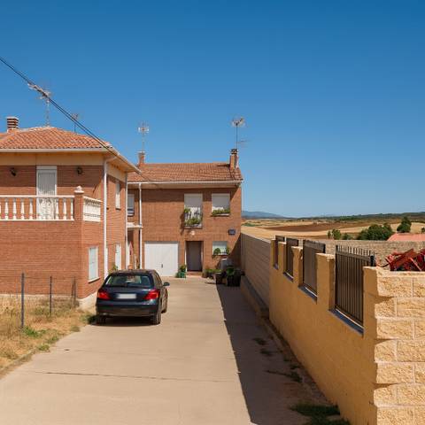 Casa adosada en Venta en Calle Ocejón, 22 en Malaguilla