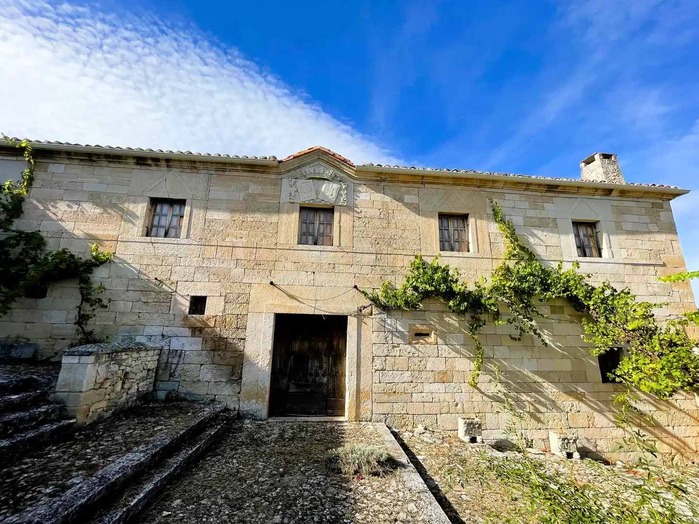 Vista exterior de Casa o xalet en venda en Villarcayo de Merindad de Castilla la Vieja amb Jardí privat i Terrassa