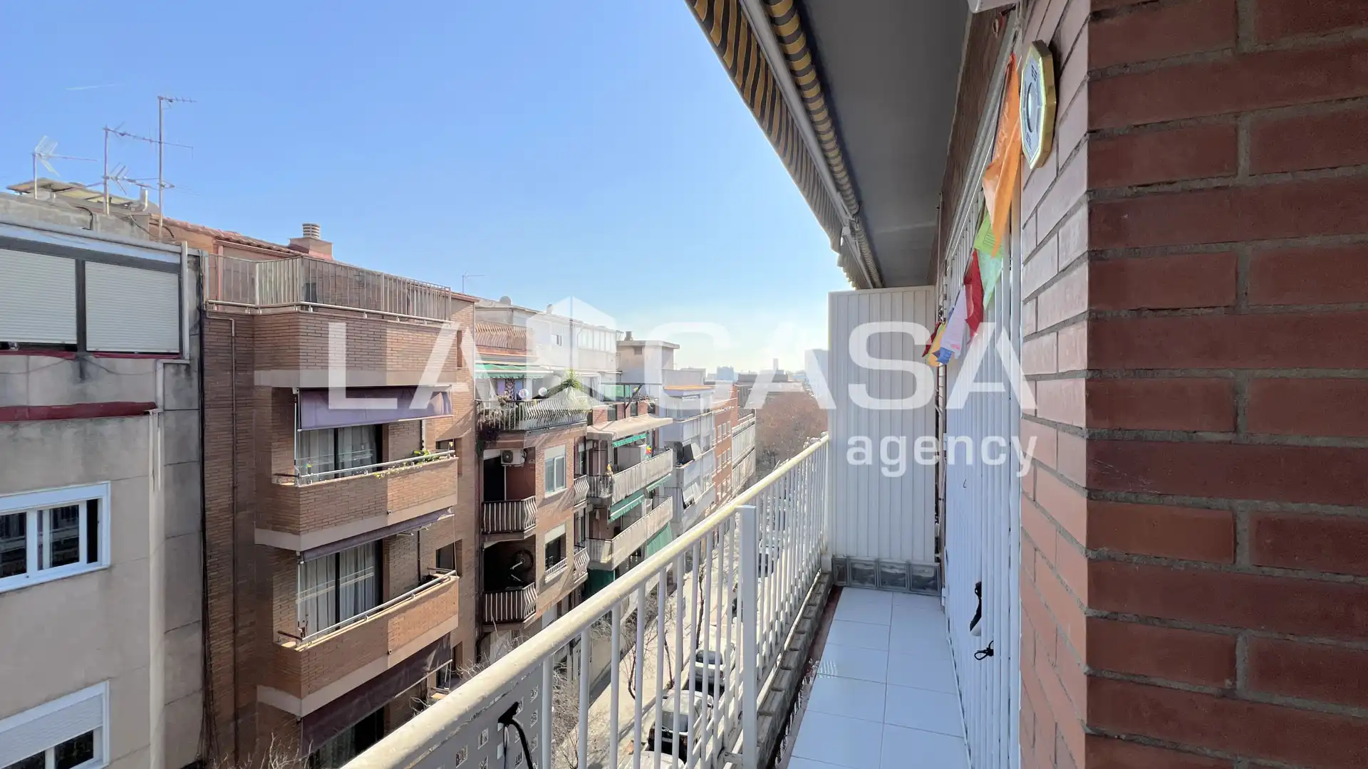 Vista exterior de Pis en venda en  Barcelona Capital amb Balcó