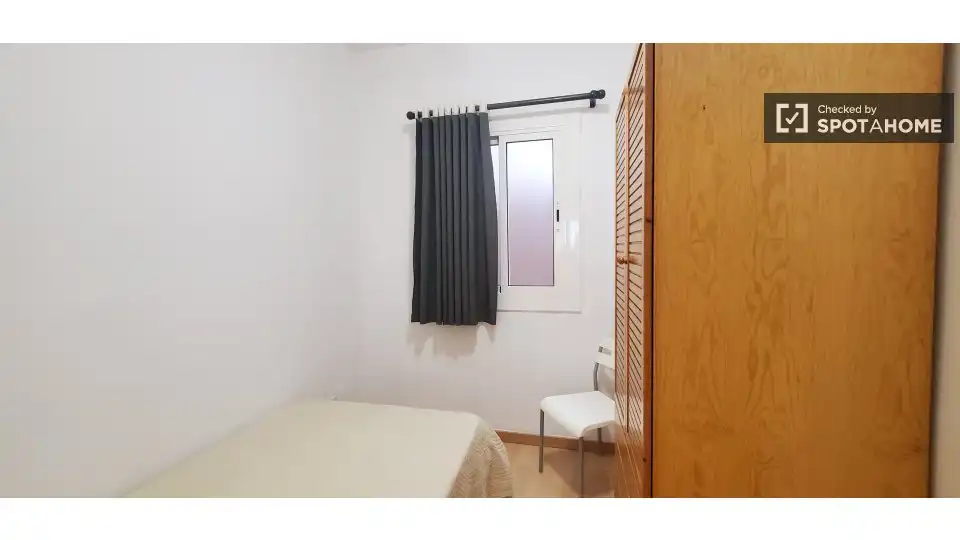 Bedroom of Flat for rent in Barcelona  with Air Conditioner, Heating and Furnished