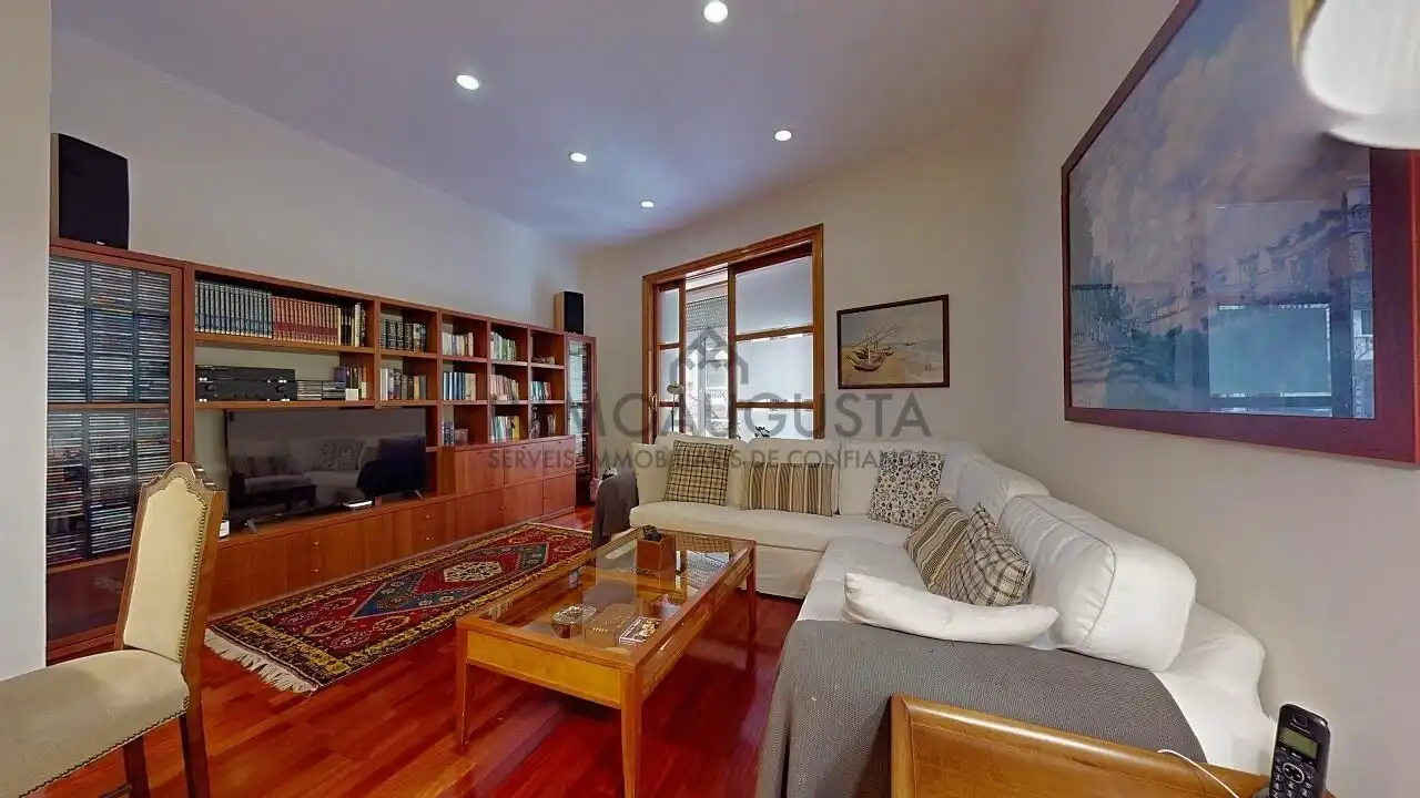 Sala d'estar de Pis en venda en Barcelona amb Aire condicionat, Calefacció i Parquet