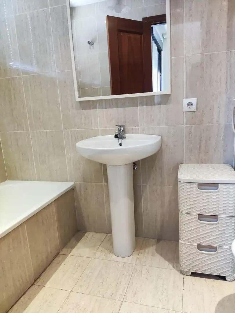 Bathroom of Flat for rent in Córdoba  with Air Conditioner, Heating and Community pool