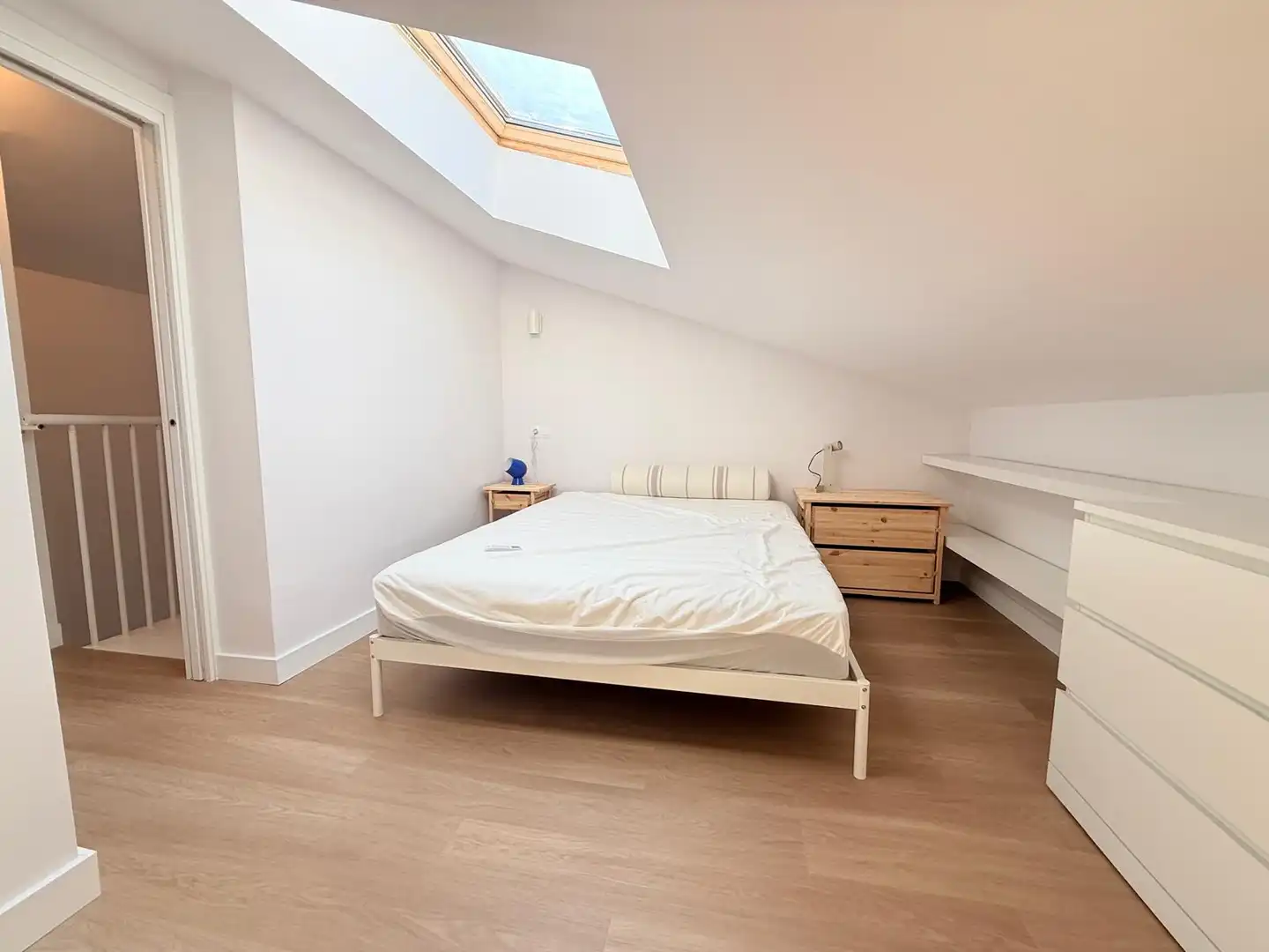 Habitación de Dúplex de alquiler en Málaga con Aire acondicionado, Parquet y Amueblado