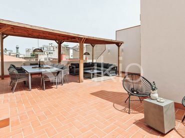Penthouse with lift to rent in Carrer de les Jonqueres