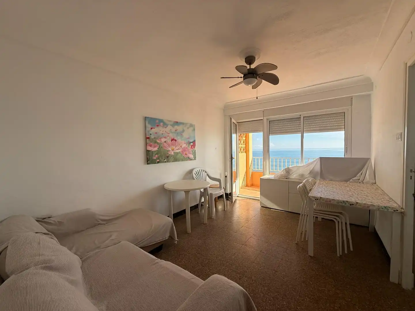 Sala de estar de Apartamento en venta en Tavernes de la Valldigna con Terraza, Trastero y Amueblado