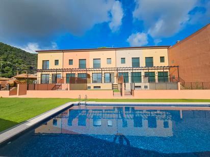 Piscina de Casa adosada en venda en Premià de Dalt amb Aire condicionat, Terrassa i Balcó