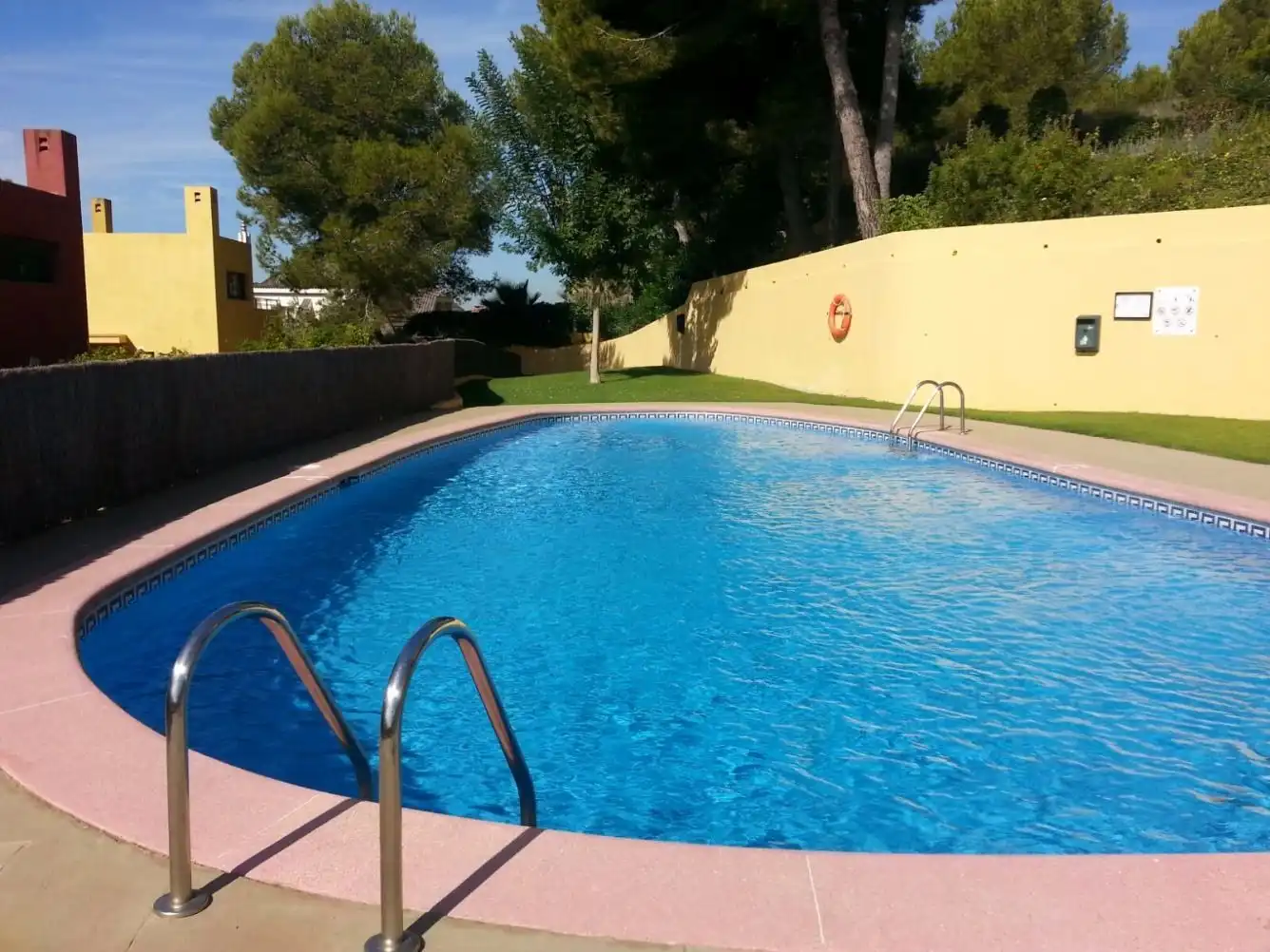 Casa a schiera con piscina in affitto a Passatge de l'Abellarol, imagen 2