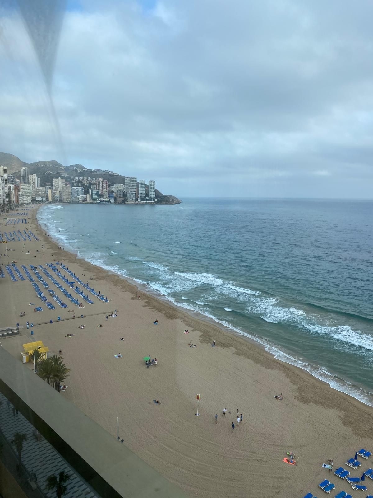Vista exterior de Pis en venda en Benidorm amb Aire condicionat i Piscina comunitària