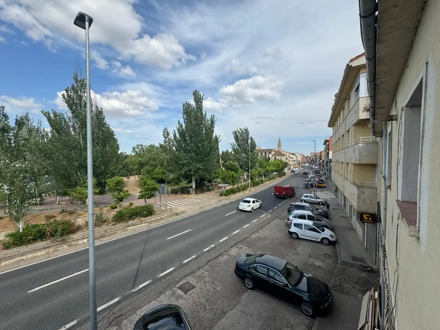 Vista exterior de Apartament en venda en Medina de Rioseco amb Calefacció, Traster i Moblat