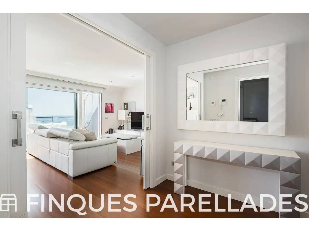 Living room of Attic for sale in Sitges  with Air Conditioner, Heating and Parquet flooring